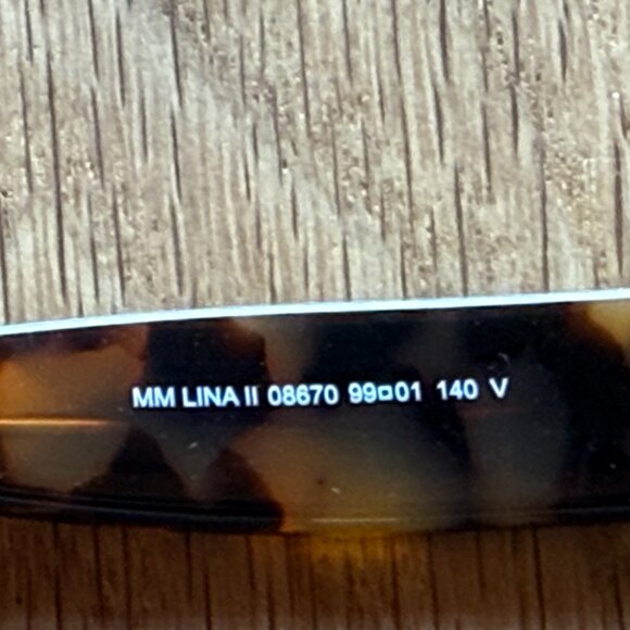 Cool, modern sunglasses by Max Mara!  MM Lina II